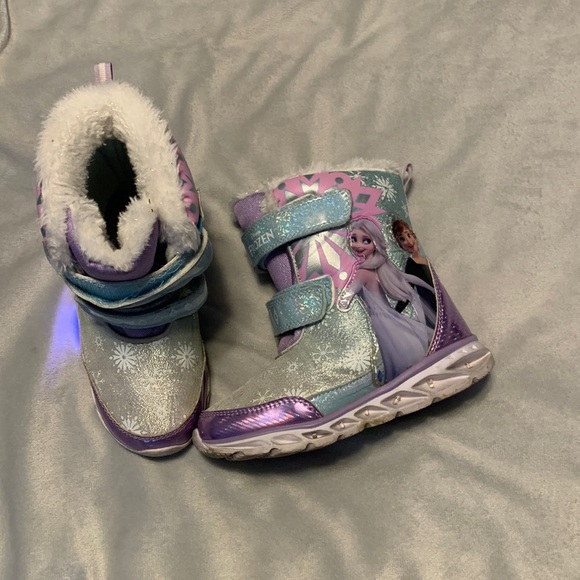 Disney Other - Disney frozen size 12 warm light up sneaker fur trim winter boots silver purple